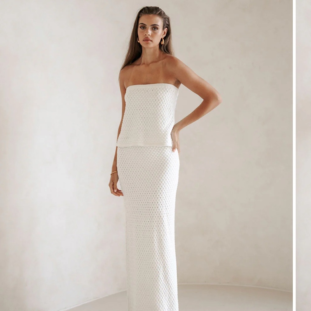 Sabo Skirt Elegant White Strapless Sweater Top